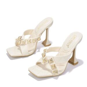 💥NWT💥 CAPE ROBBIN Malena Off White Rhinestone Accent Slip On Heels  Size 8.5